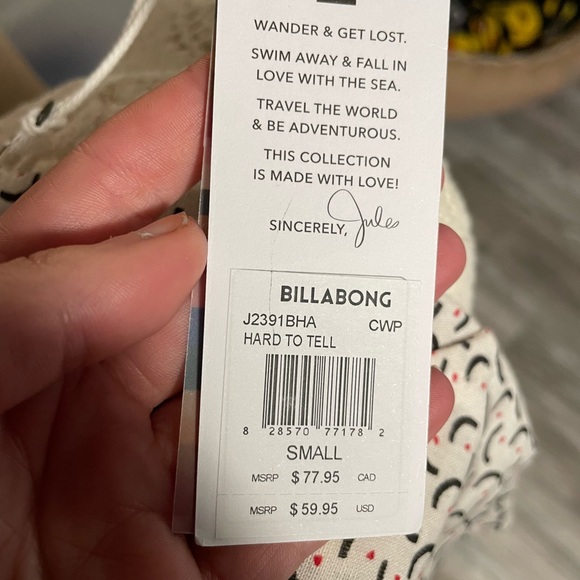 Billabong Shorts - Picture 2 of 5